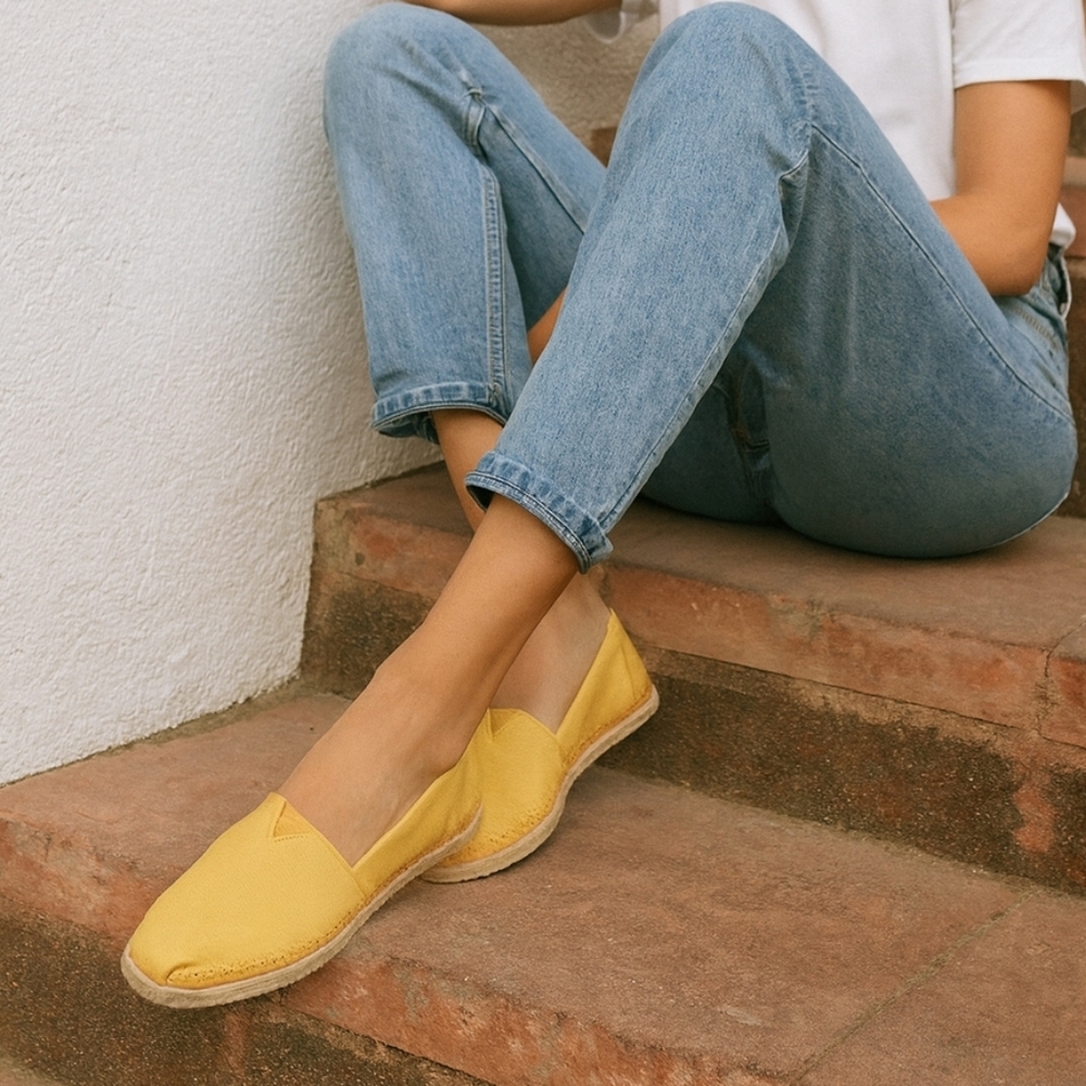 Toms Sunny Yellow Alpargata Nubuck Espadrilles With Leather Moc Stitch Trim 8.5
